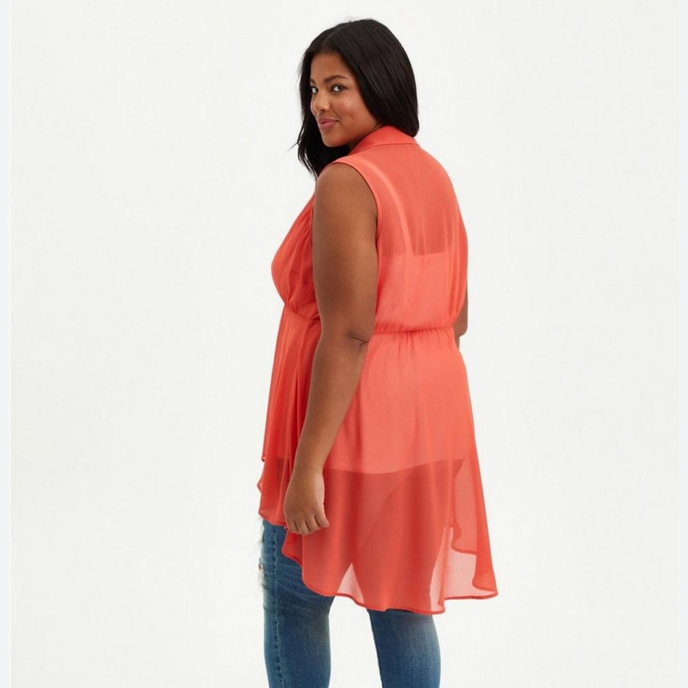 Torrid | Babydoll Chiffon Button Down Tunic | Size 2 - Picture 3 of 4
